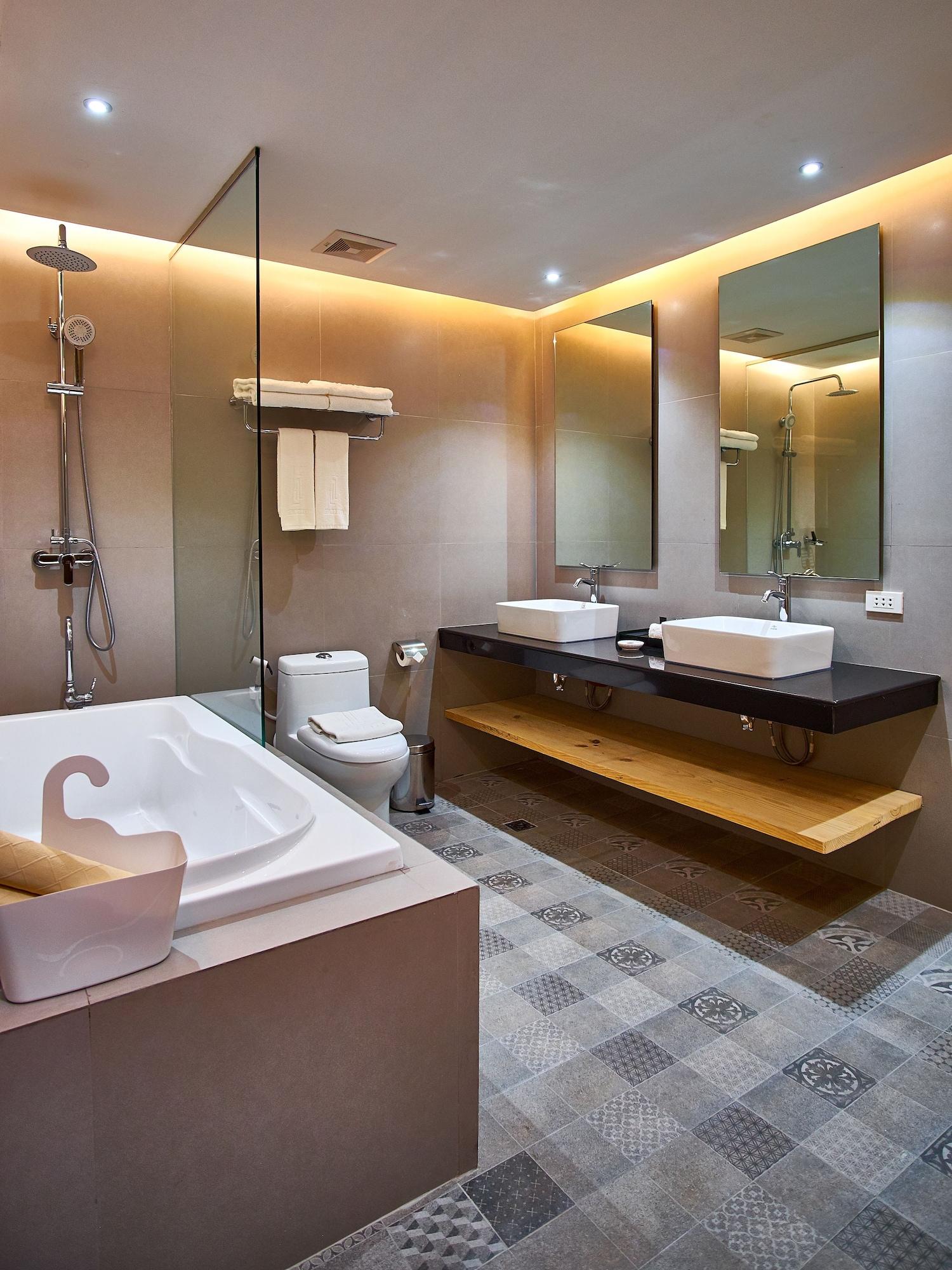 J7 Hotel Илоило Экстерьер фото