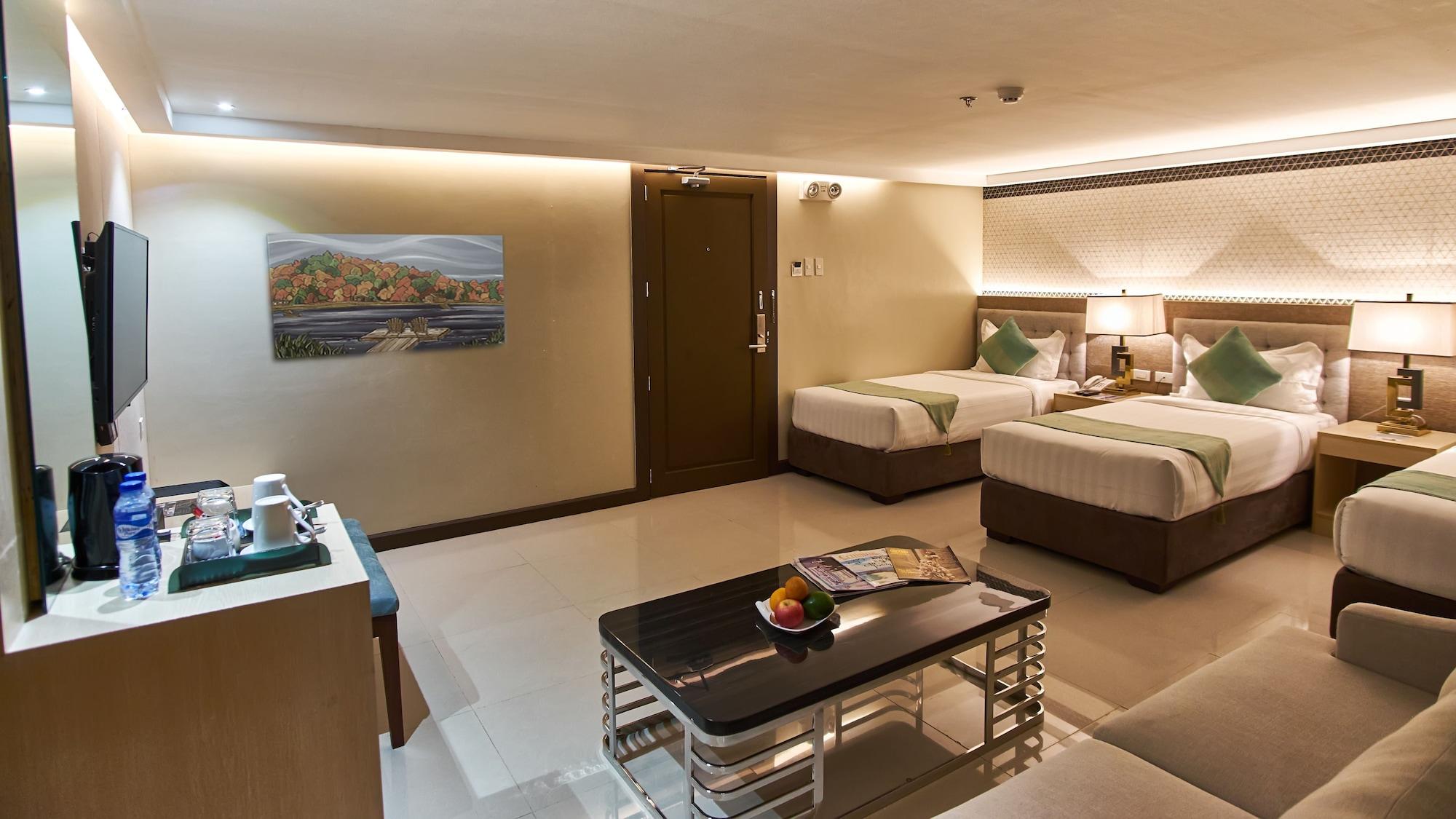 J7 Hotel Илоило Экстерьер фото