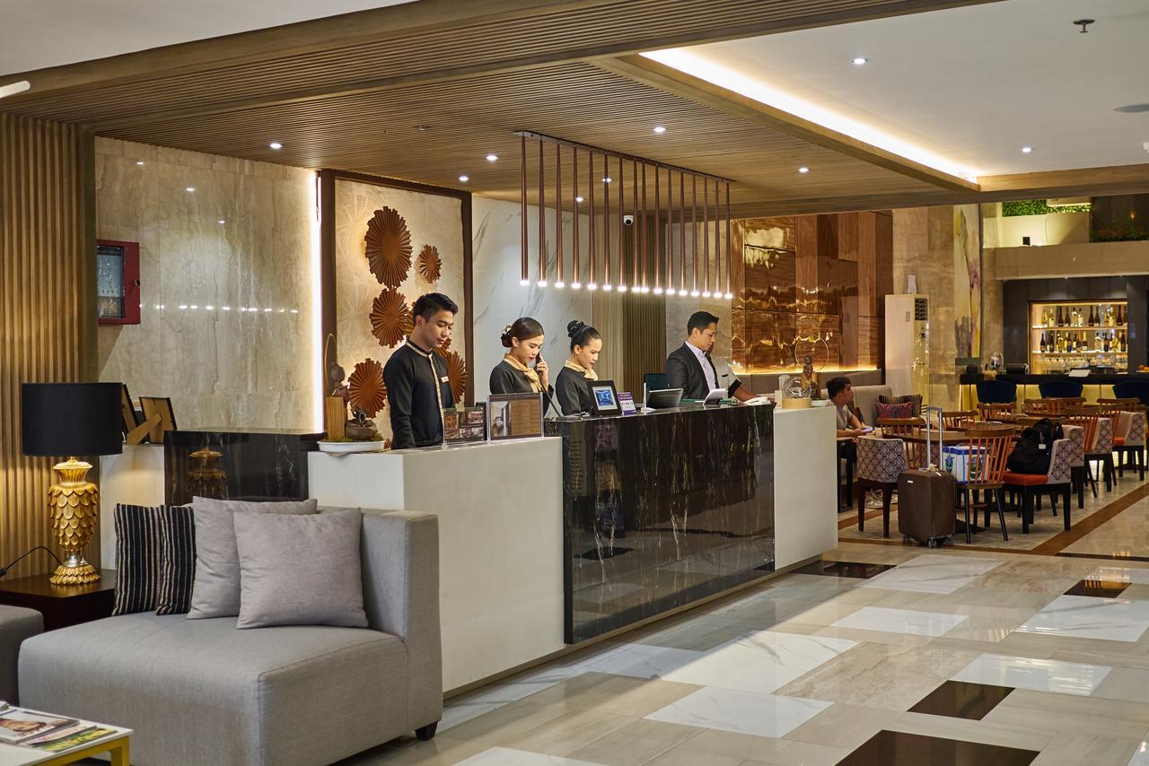 J7 Hotel Илоило Экстерьер фото
