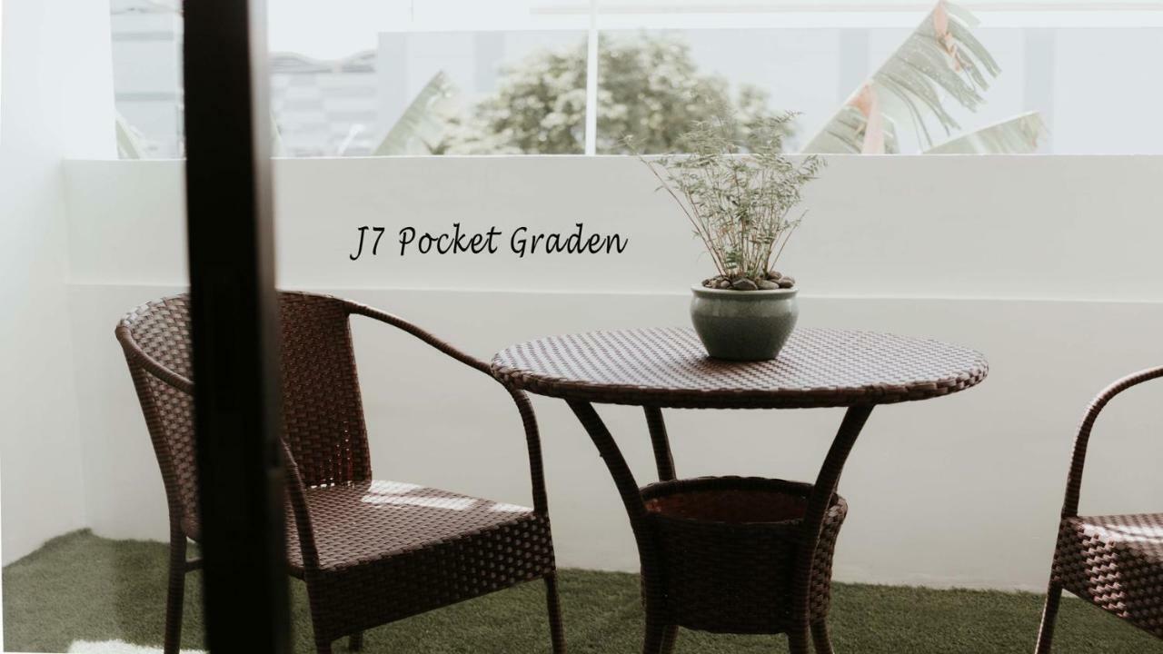 J7 Hotel Илоило Экстерьер фото